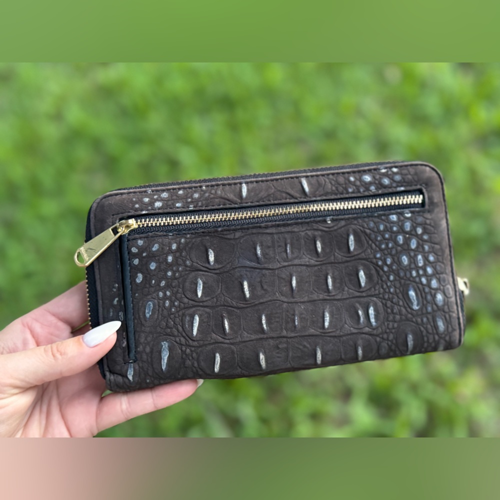 Brown Brahmin Wallet - Picture 2 of 12